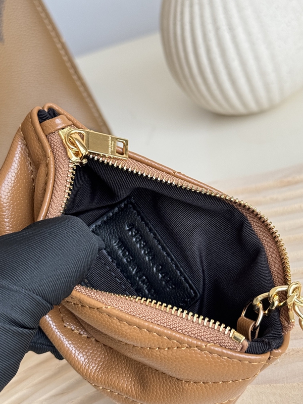 イヴサンローラン財布全体デザイン